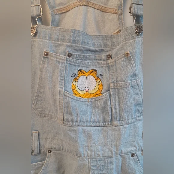 Light Wash Denim Garfield Patch Short Overalls - size large - Picture 2 of 11